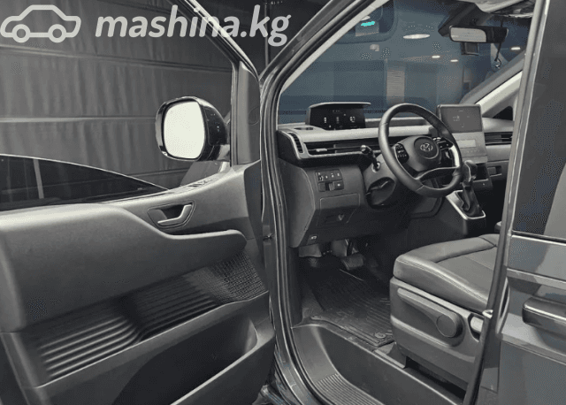 Hyundai Staria 2.2d AT