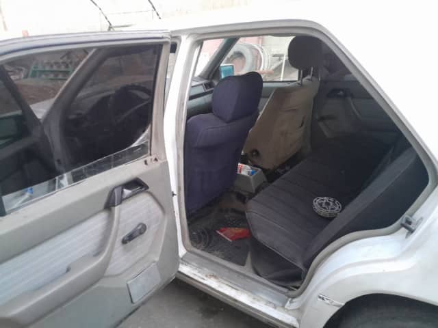 Mercedes-Benz W124 250 2.5d MT
