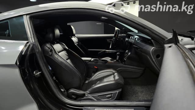 Ford Mustang VI Рестайлинг 2.3 AT