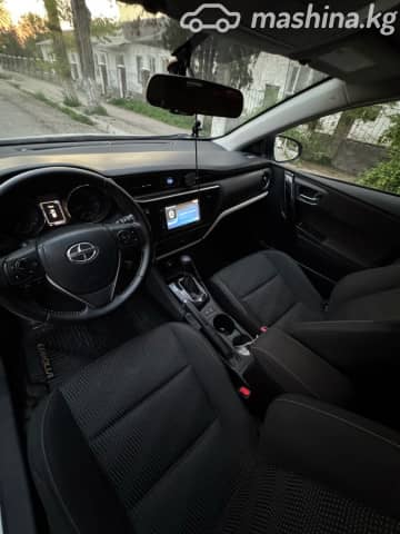 Toyota Corolla XI (E160, E170, E180) Рестайлинг 1 iM 1.8 CVT