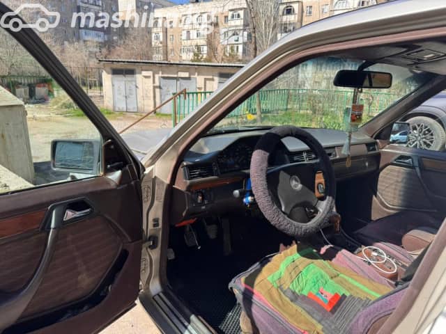 Mercedes-Benz E-Класс I (W124) 220 2.2 MT