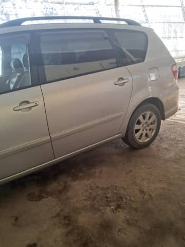 Toyota Avensis Verso 2.0 MT