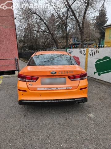Kia K5 II 2.0 AT