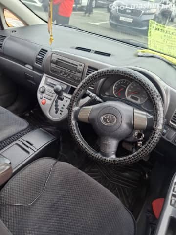 Toyota Wish I 2.0 CVT