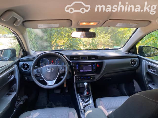 Toyota Corolla XI (E160, E170, E180) Рестайлинг 1 1.8 CVT