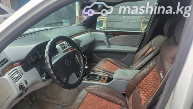 Mercedes-Benz E-Класс II (W210, S210) 240 2.4 MT