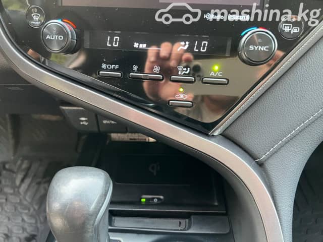 Toyota Camry VIII (XV70) 2.5 AT