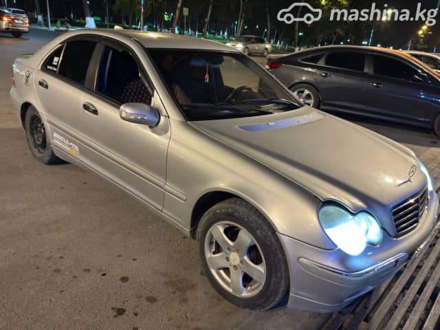 Mercedes-Benz C-Класс II (W203) 240 2.6 AT 4WD
