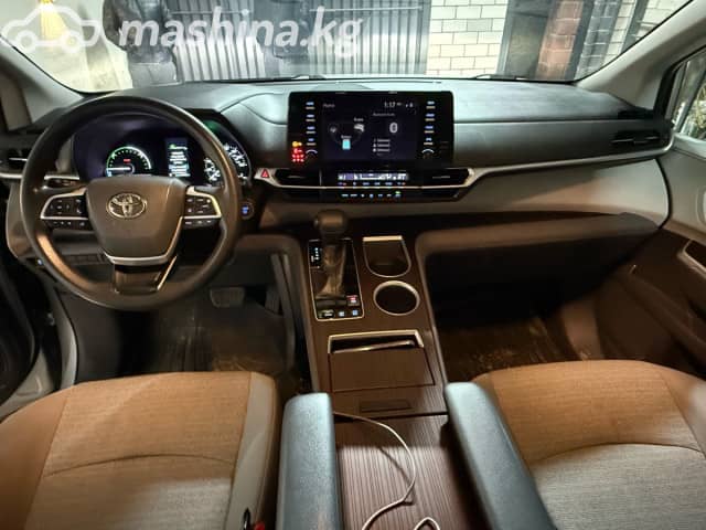 Toyota Sienna IV 2.5hyb AT