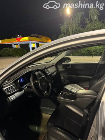 Kia K5 II 2.0 AT