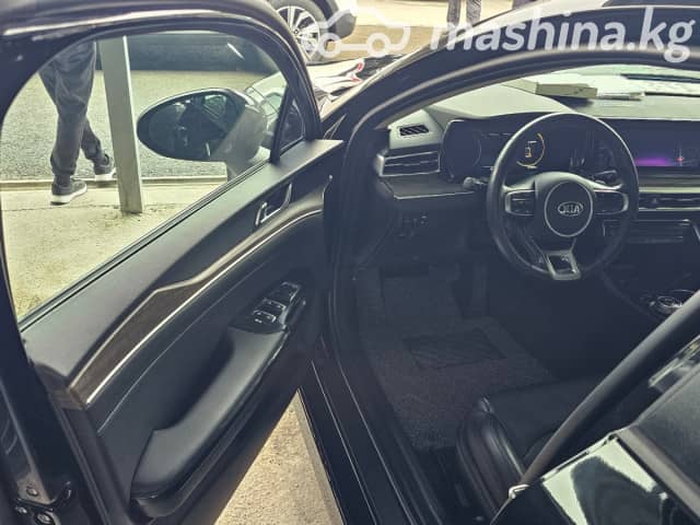 Kia K5 III 2.0 AT
