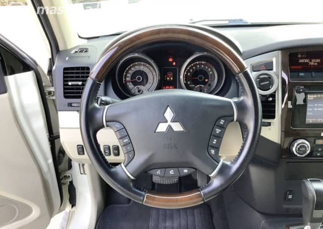 Mitsubishi Pajero IV Рестайлинг 2 3.8 AT 4WD