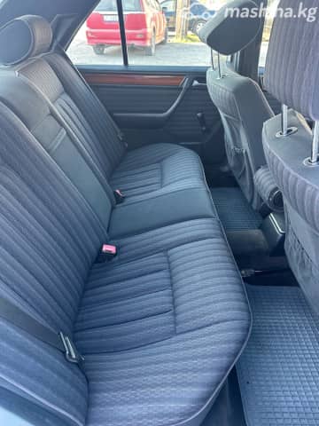 Mercedes-Benz W124 220 2.2 AT