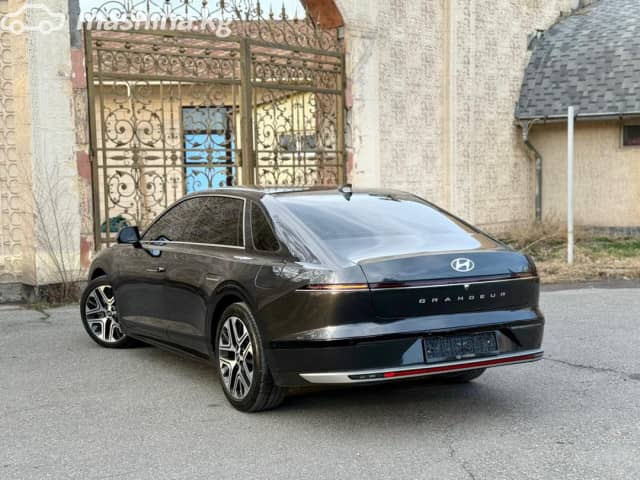 Hyundai Grandeur VII 2.5 AT