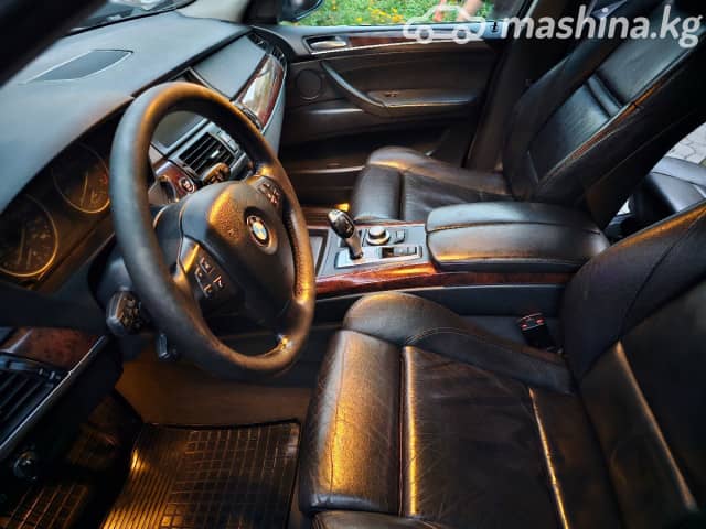 BMW X5 II (E70) 48i 4.8 AT 4WD