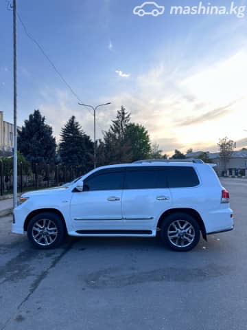Lexus LX III 570 5.7 AT 4WD
