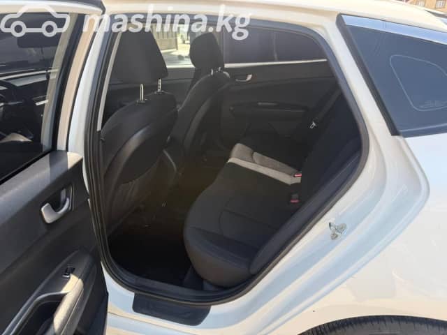 Kia K5 II 2.0 AT