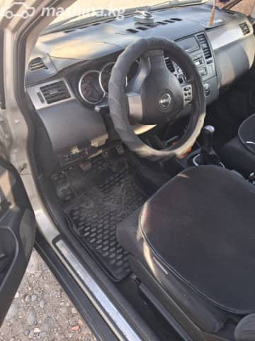 Nissan Tiida I 1.6 MT
