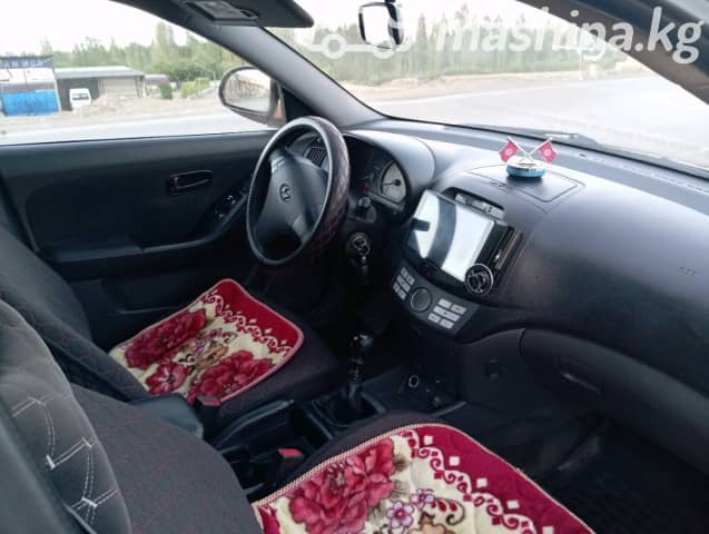 Hyundai Elantra IV (HD) 1.6 MT