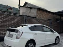 Toyota Prius III (XW30) Plug-in Hybrid 1.8hyb AT