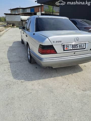 Mercedes-Benz E-Класс I (W124) 220 2.2 MT