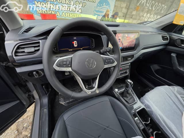 Volkswagen Tharu XR 1.5 AT